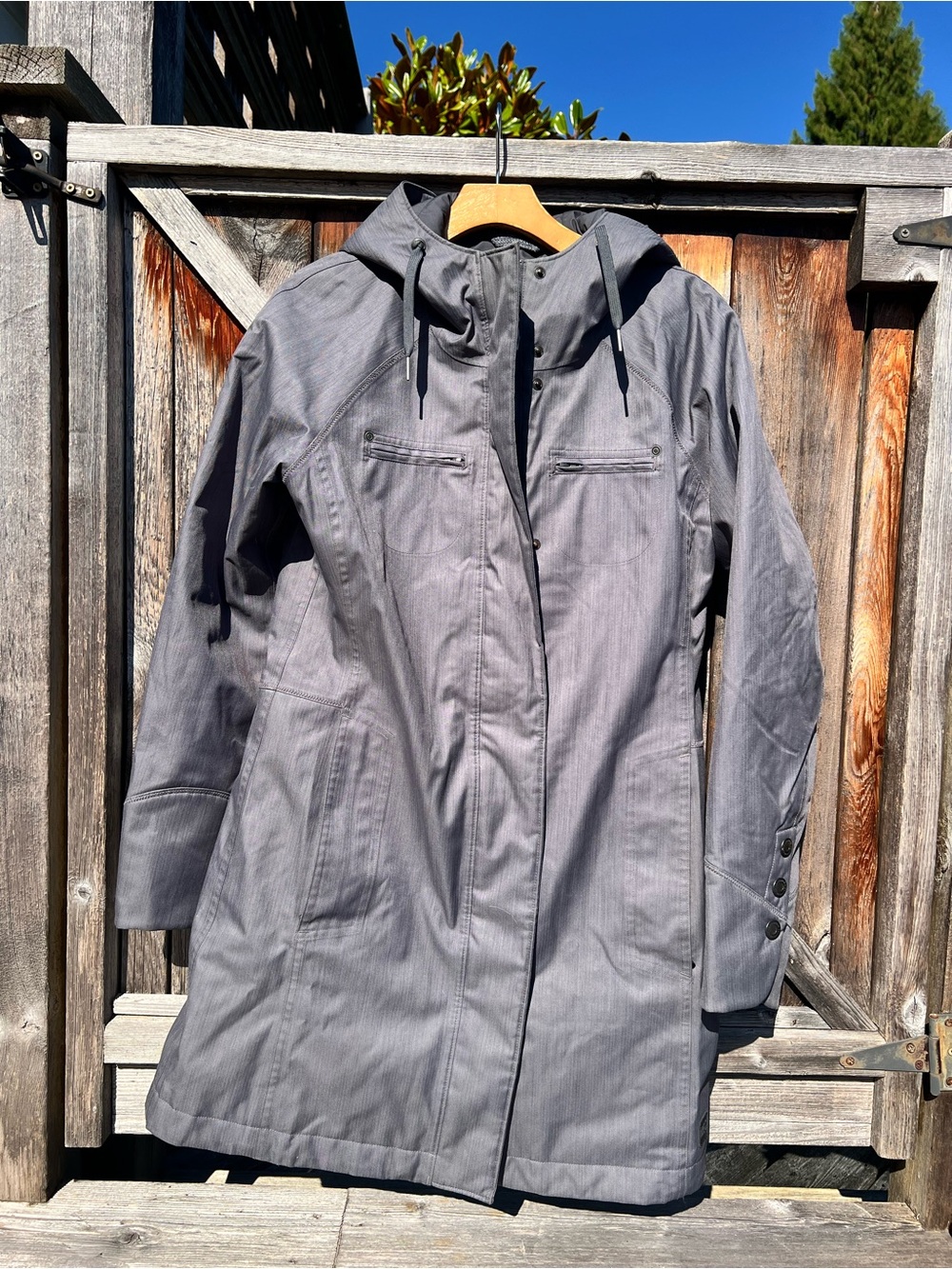 MEC Women’s Hooded Gray Coat